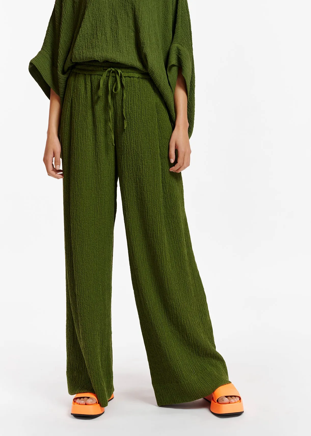 Khaki wide-leg seersucker pants